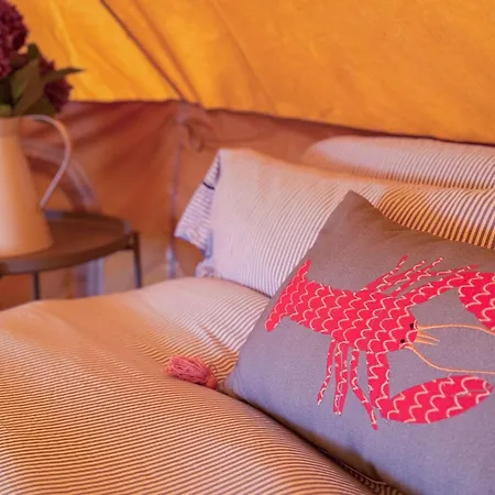 Tente de luxe Fully Furnished Bell Tent 1